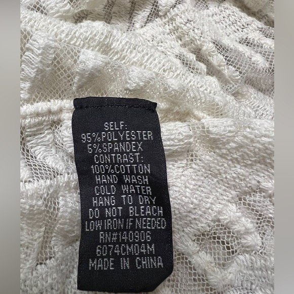 Blouse Beautiful blouse comfortable.
Size M 100% Cotton - Picture 3 of 4